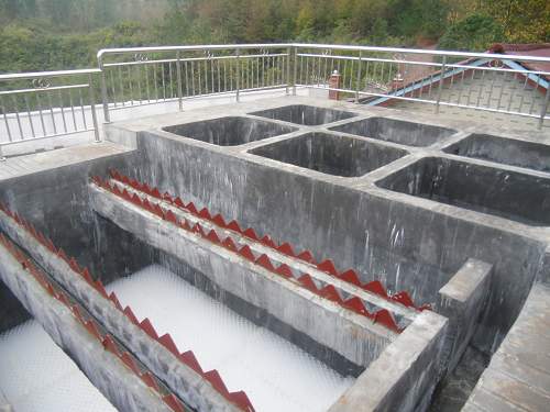 怎么在沉淀池安裝斜管填料，需要固定嗎？